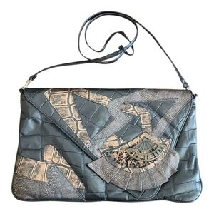 Vtg Bags By Pinky Black Leather Purse With‎ Metallic Leather And Bronze Fan